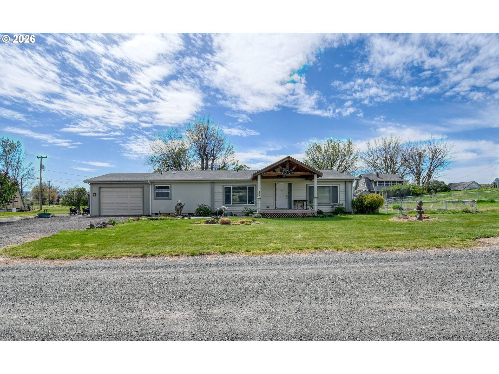 225 HALE ST, Adams, OR 97810