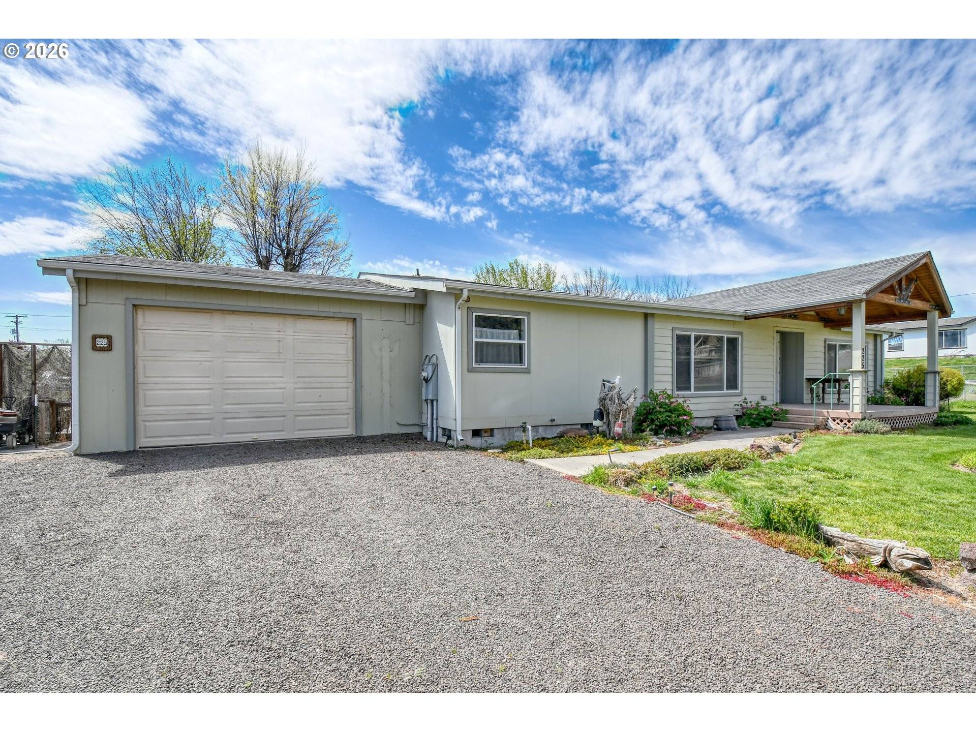 225 HALE ST, Adams, OR 97810