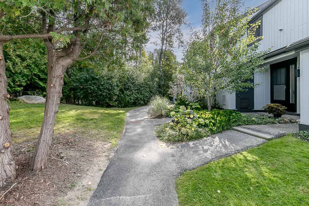 14 Dawson DR #415, Collingwood, ON L9Y 5B4