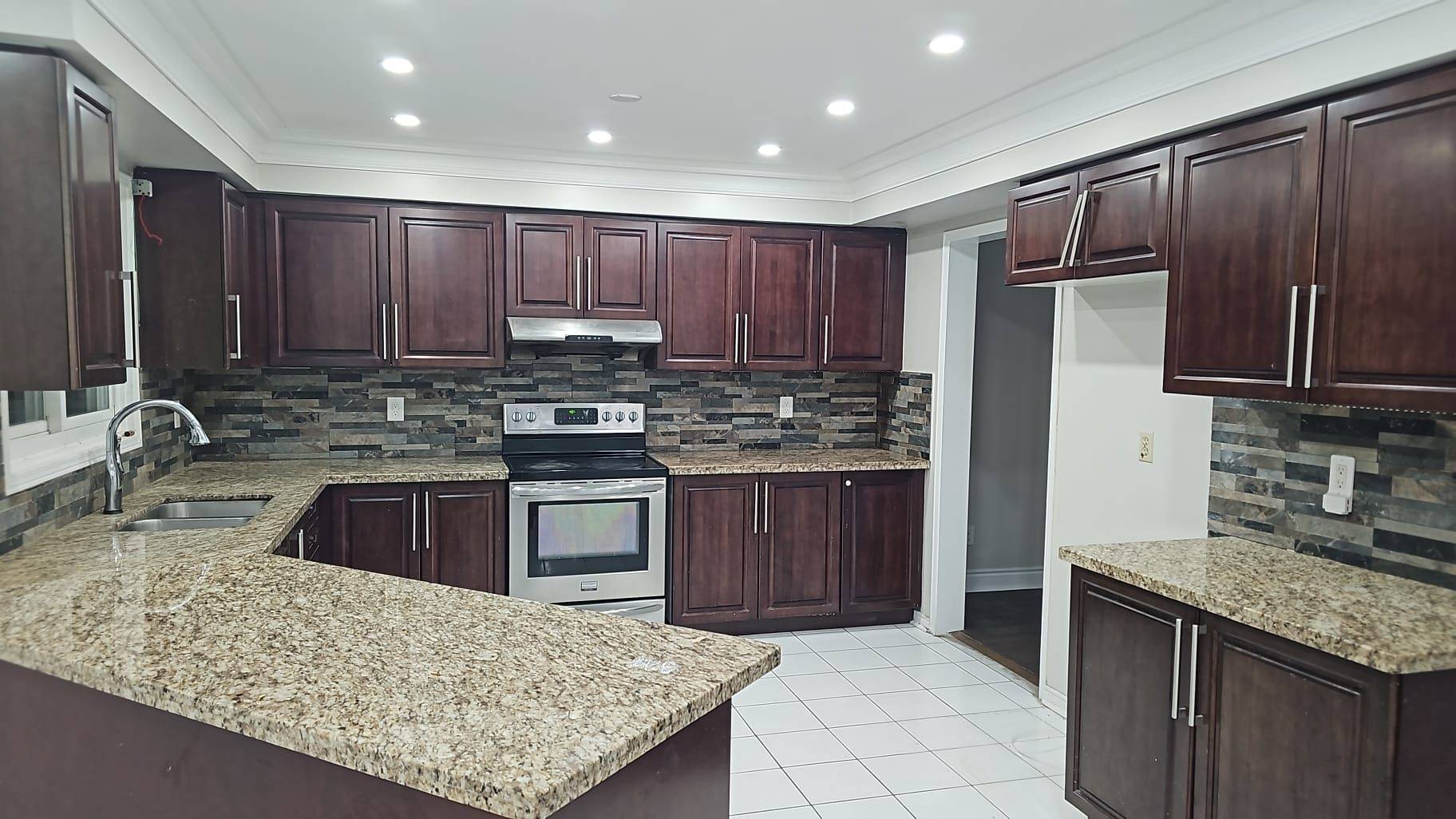 45 Livingston DR, Caledon, ON L7C 1A1