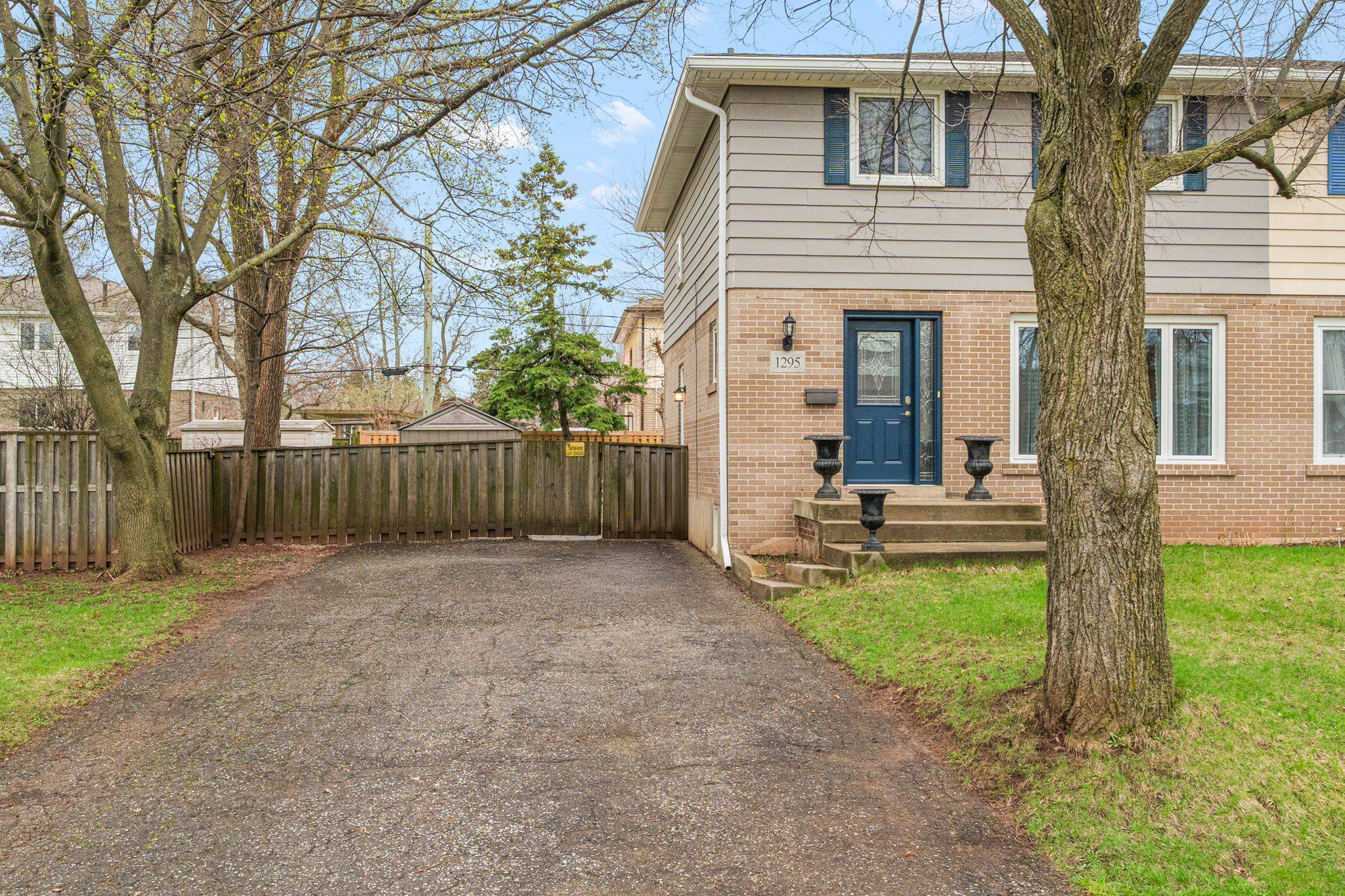 1295 Napier CRES, Oakville, ON L6H 2A5