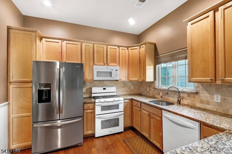 579 EDWARD ST., Lopatcong Twp., NJ 08865