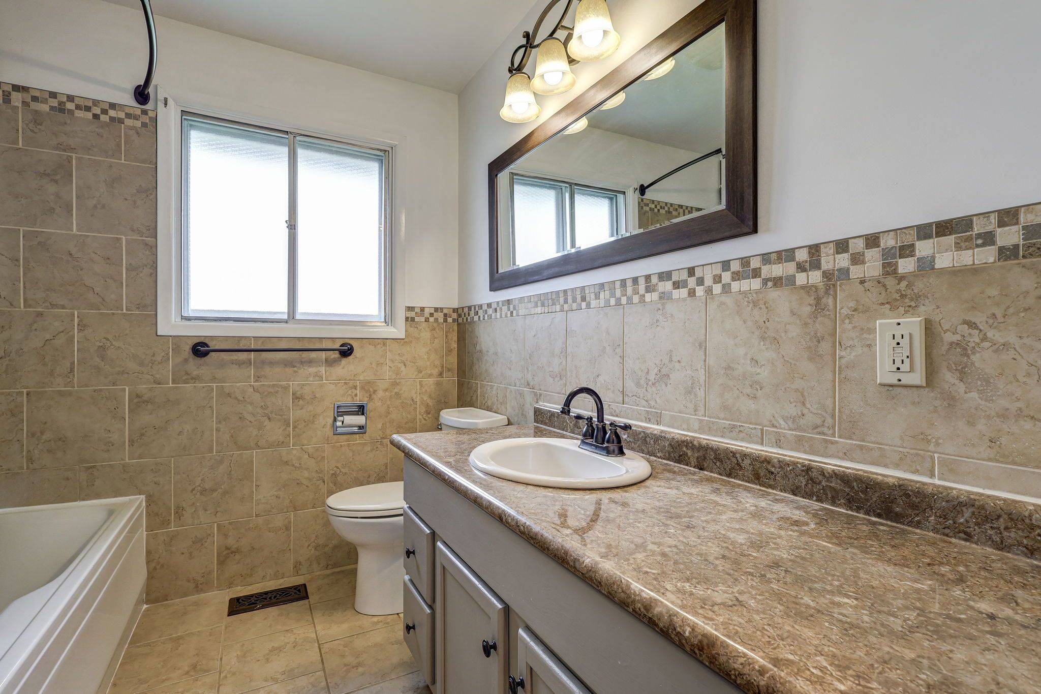 784 Elm ST, Central Elgin, ON N5P 1T1