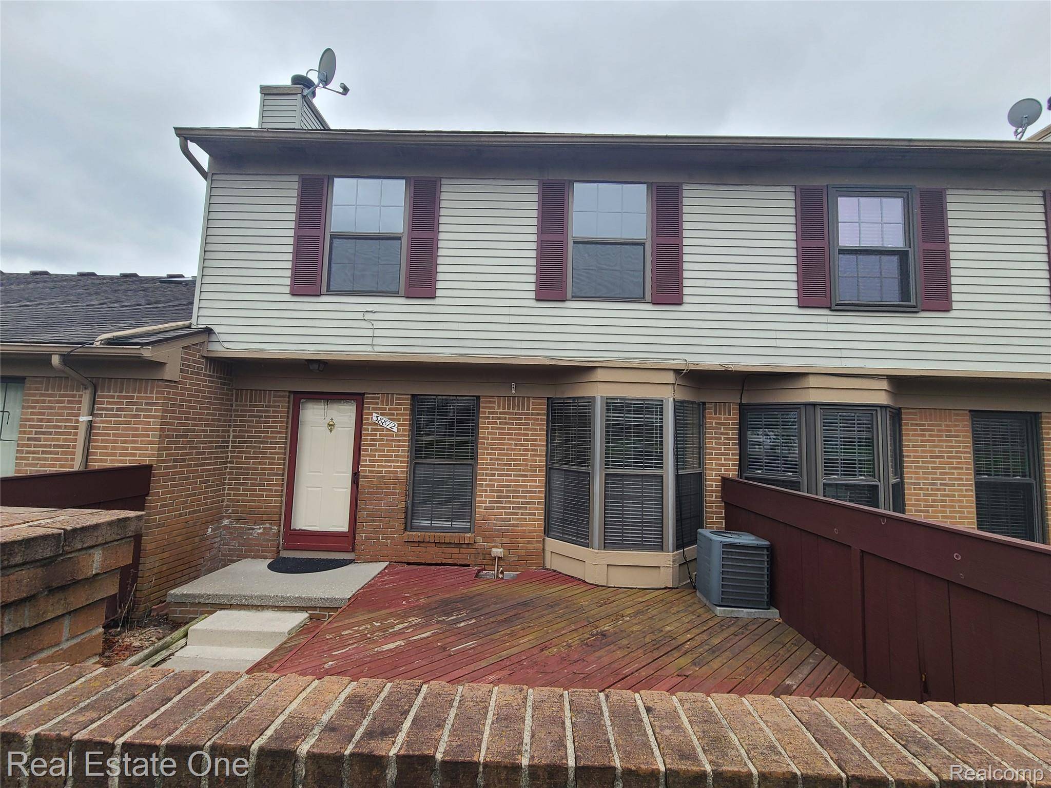 38872 Country CIR #90, Farmington Hills, MI 48331