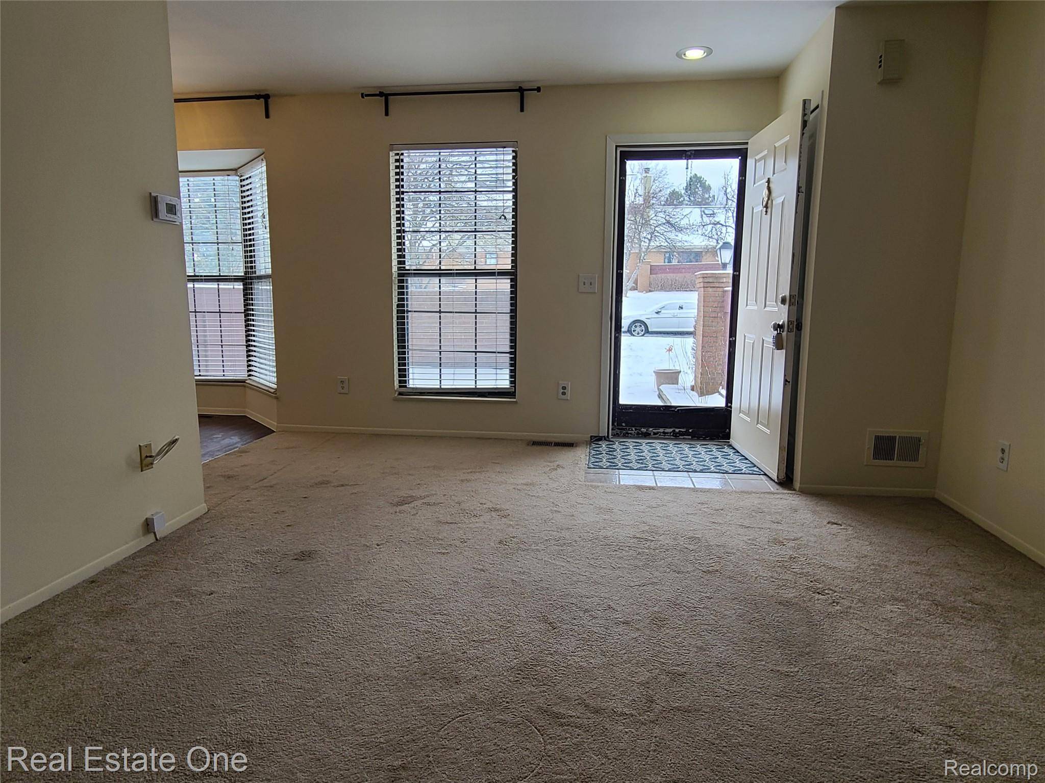 38872 Country CIR #90, Farmington Hills, MI 48331