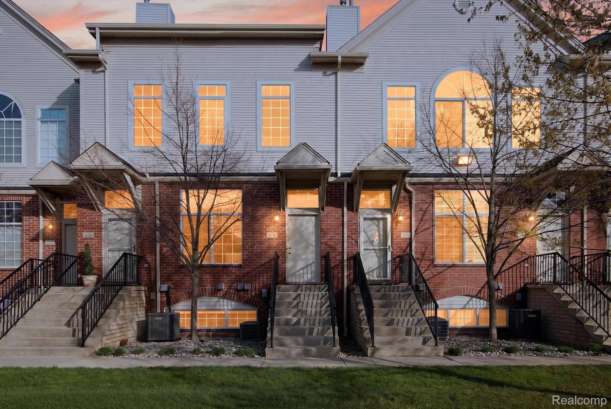 30770 Ardmore CT, Novi, MI 48377