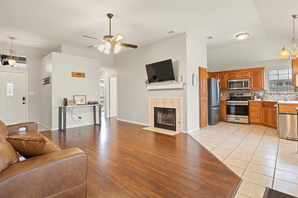 209 Mourning Dove Lane, Krum, TX 76249