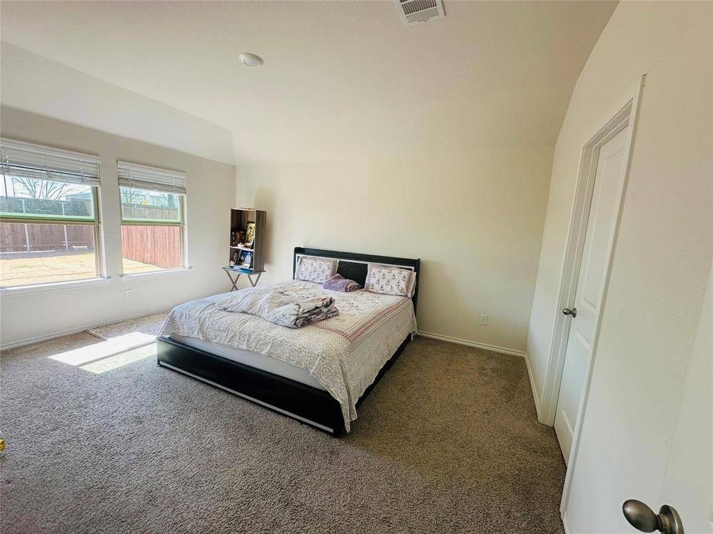 1452 Stuarts Forest Drive, Denton, TX 76207