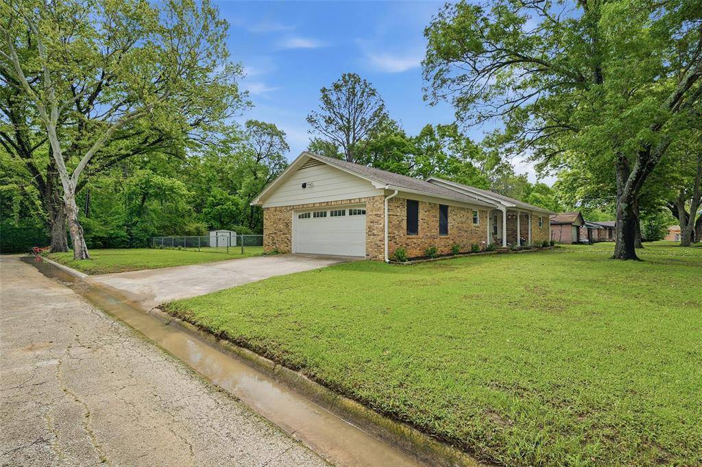 1914 Laurel Road, Gainesville, TX 76240