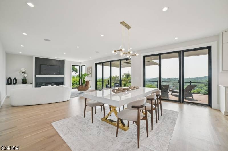 23 Argyle Ct, Summit City, NJ 07901