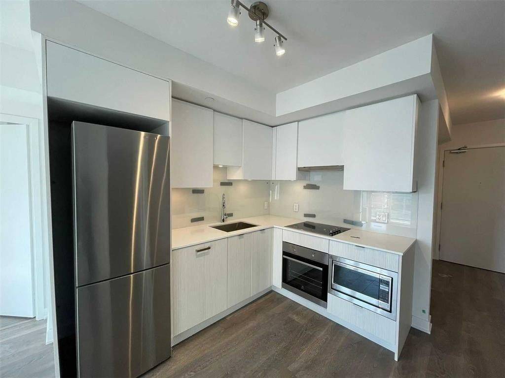 195 Redpath AVE #1206, Toronto C10, ON M4P 0E4