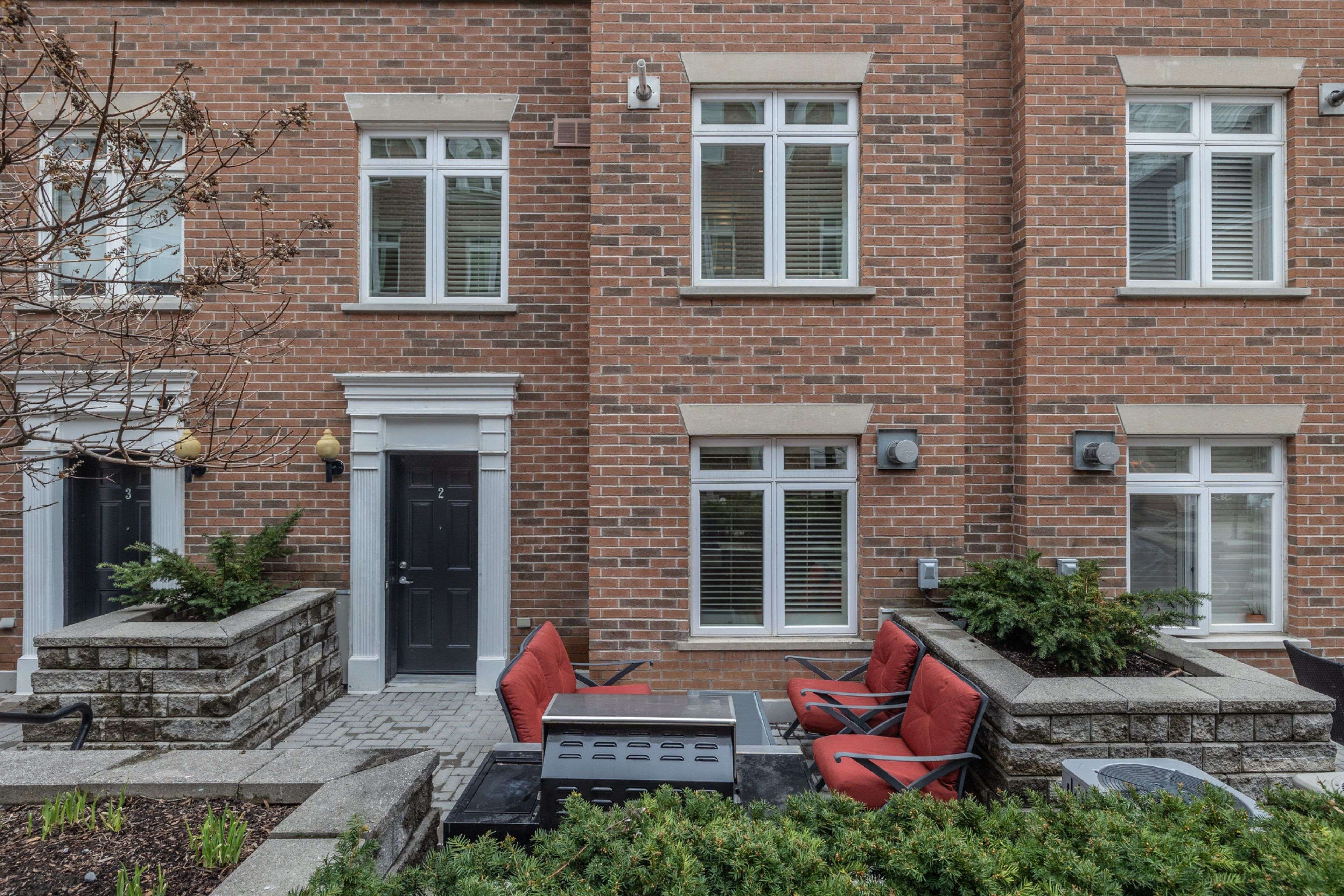 89 Lillian ST #02, Toronto C10, ON M4S 2H7