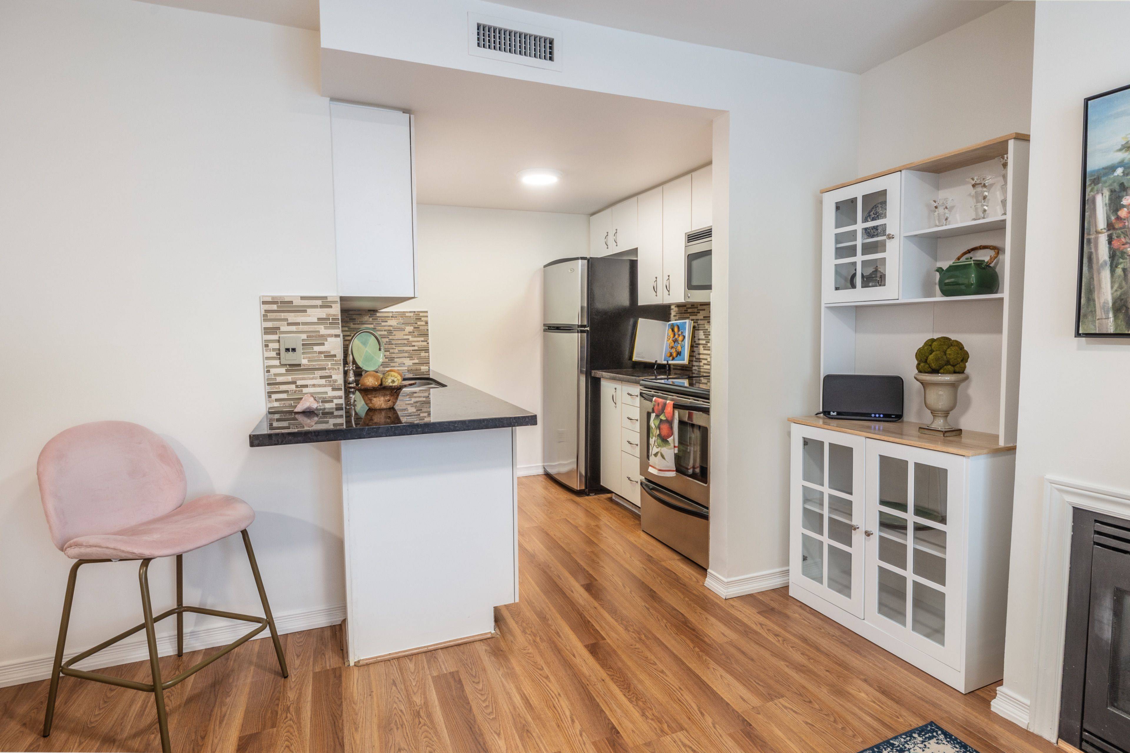 89 Lillian ST #02, Toronto C10, ON M4S 2H7