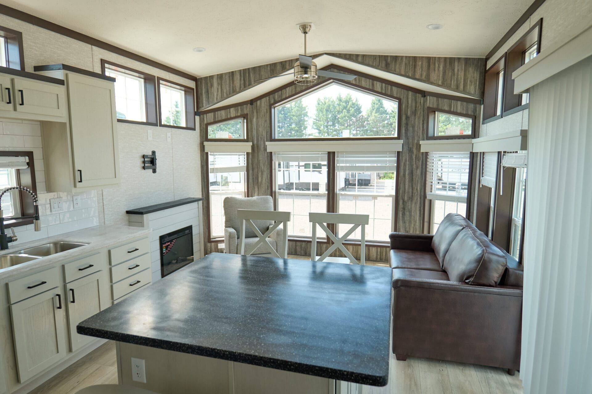 1082 Shamrock Marina RD #LGTHS, Gravenhurst, ON P0E 1N0