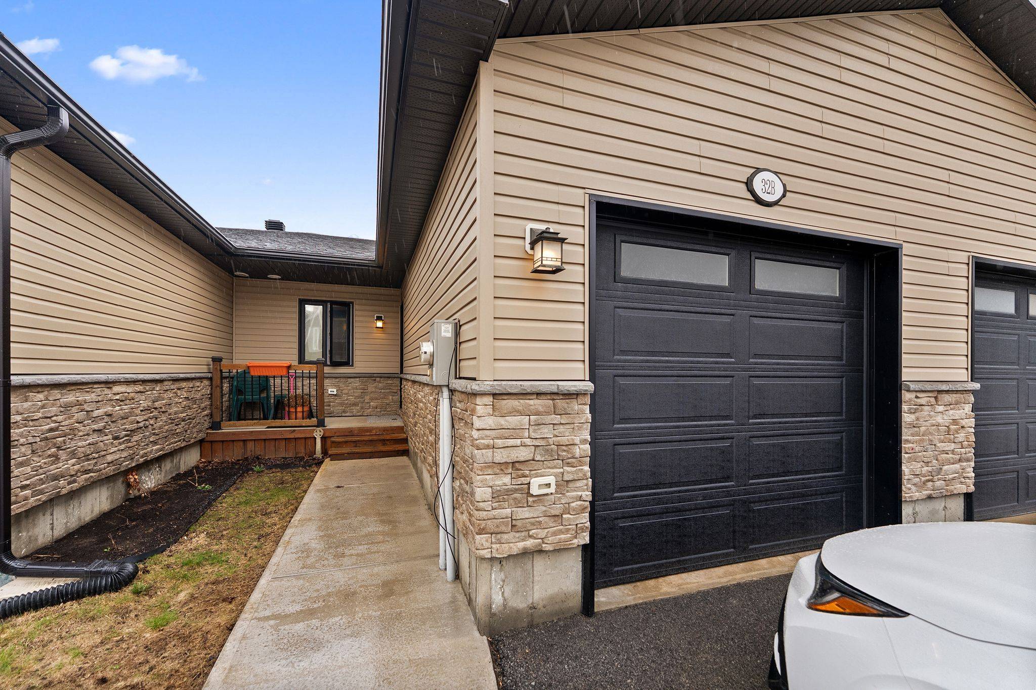 32 David ST #B, Edwardsburgh/cardinal, ON K0E 1X0