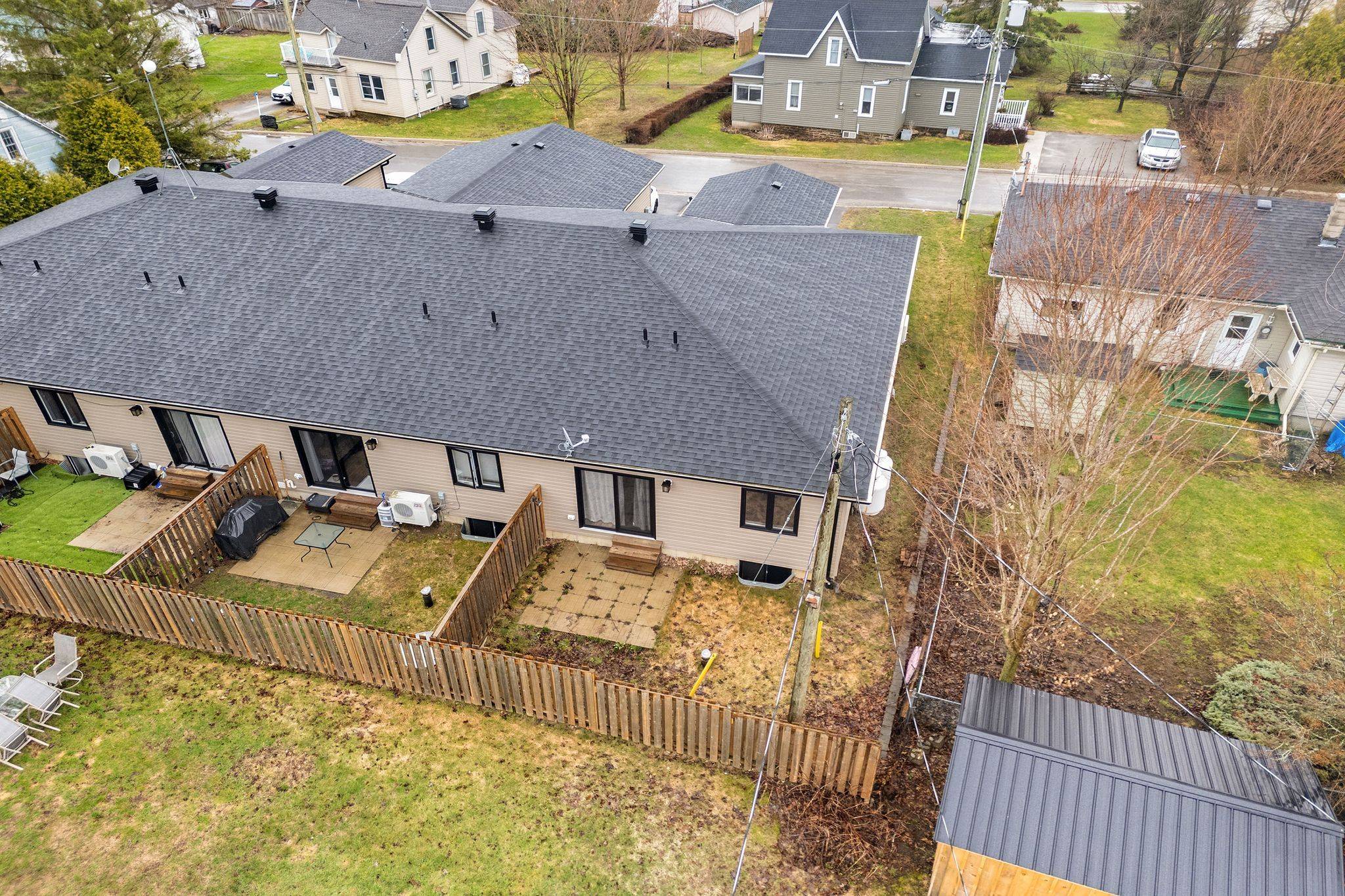 32 David ST #B, Edwardsburgh/cardinal, ON K0E 1X0