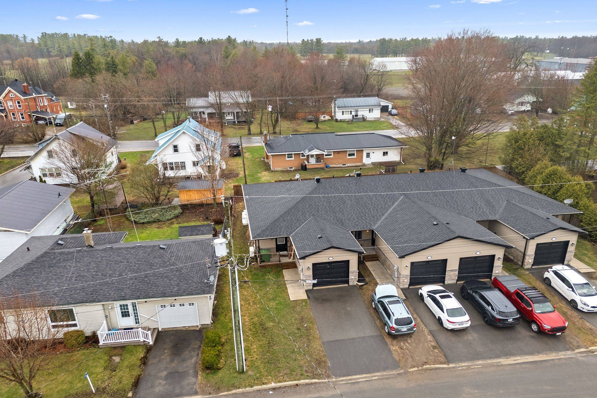 32 David ST #B, Edwardsburgh/cardinal, ON K0E 1X0