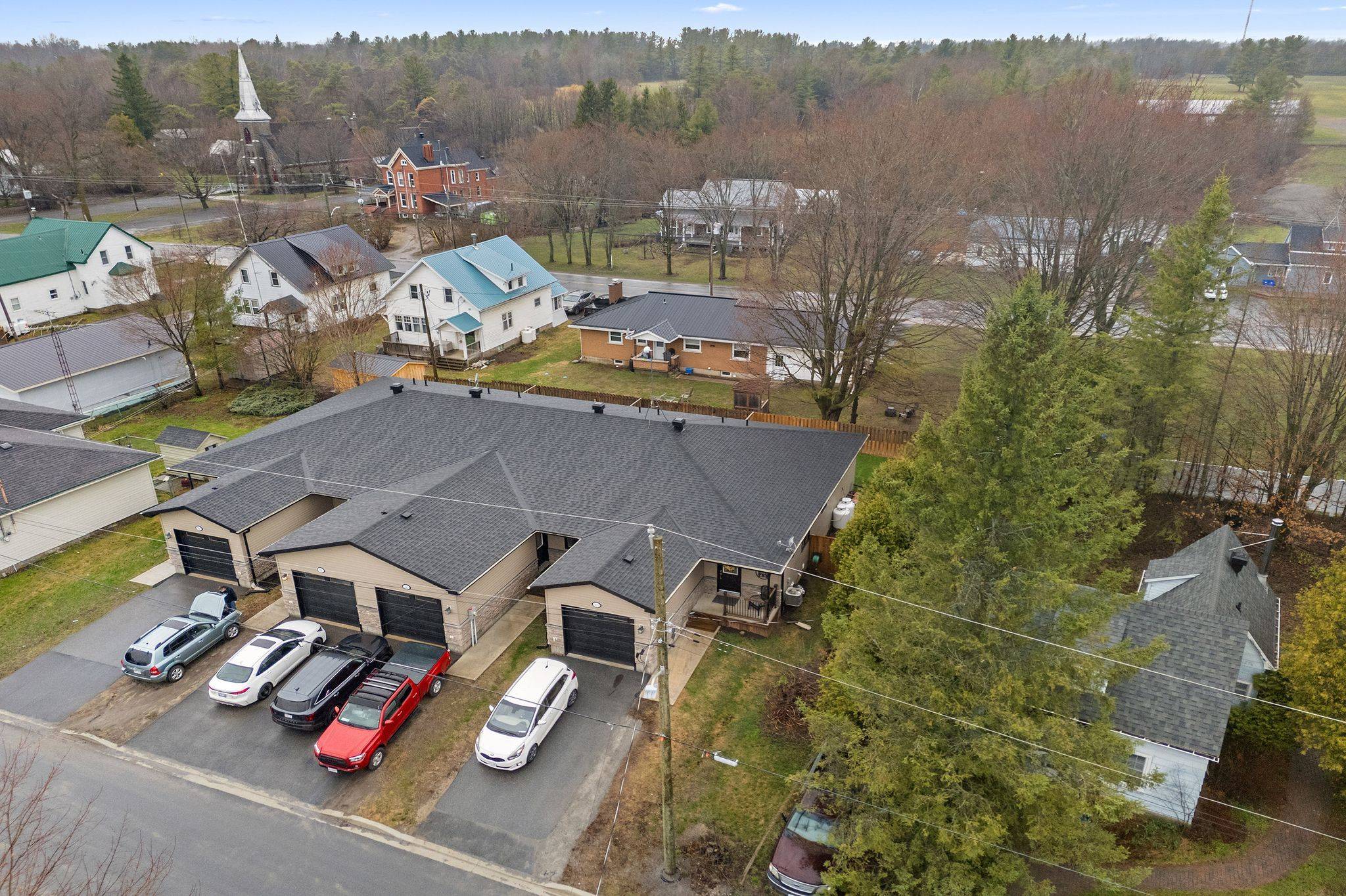 32 David ST #B, Edwardsburgh/cardinal, ON K0E 1X0