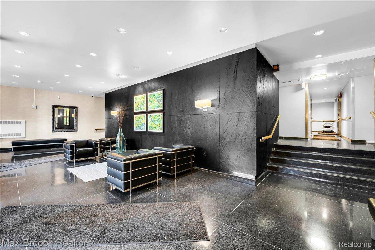 8200 E Jefferson AVE #1901, Detroit, MI 48214