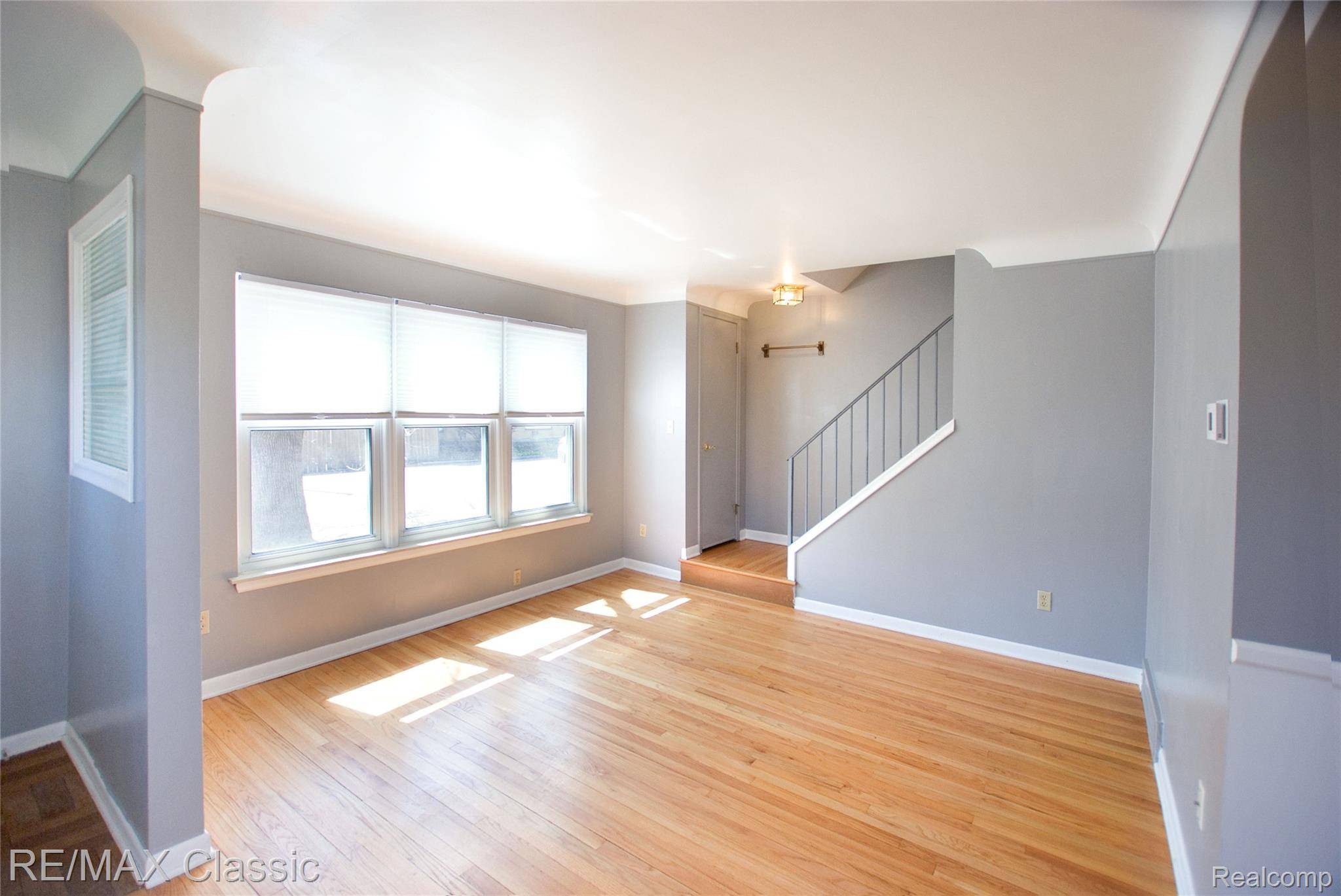 2604 Rochester RD, Royal Oak, MI 48073