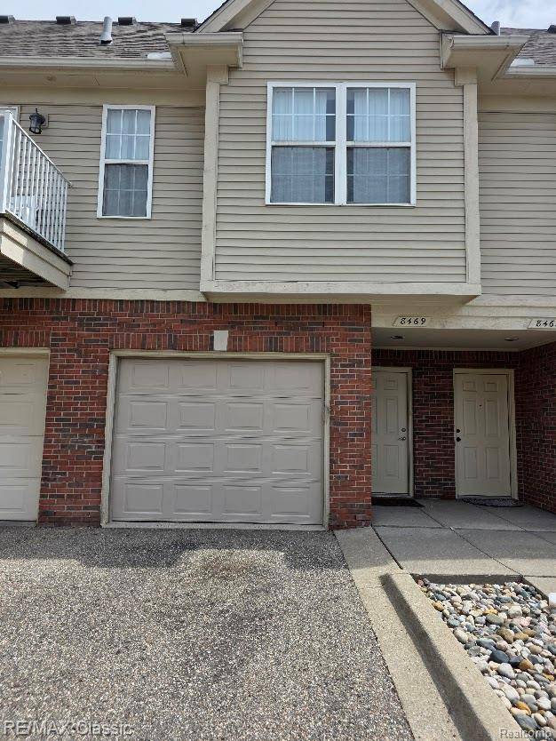 8469 Heywood CIR, Sterling Heights, MI 48312