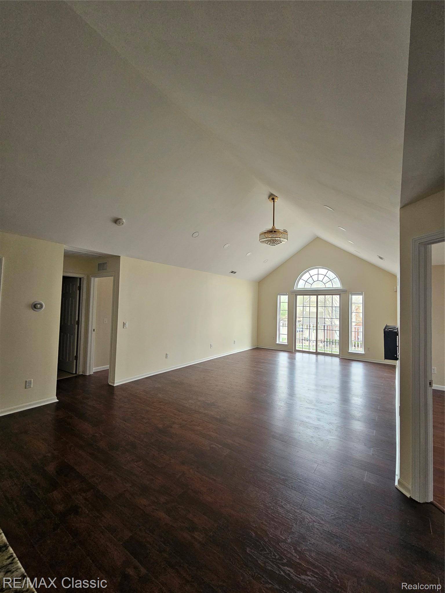 8469 Heywood CIR, Sterling Heights, MI 48312