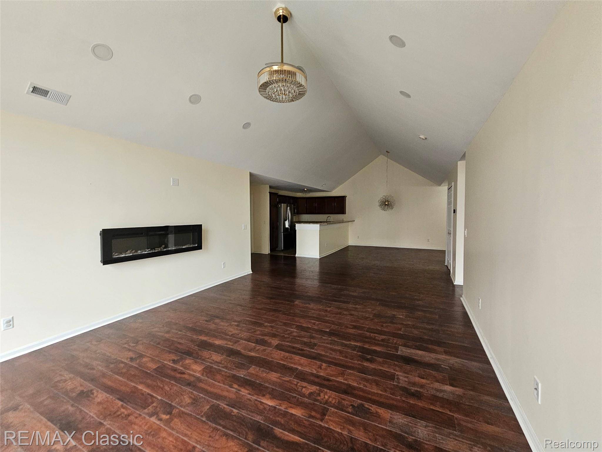 8469 Heywood CIR, Sterling Heights, MI 48312