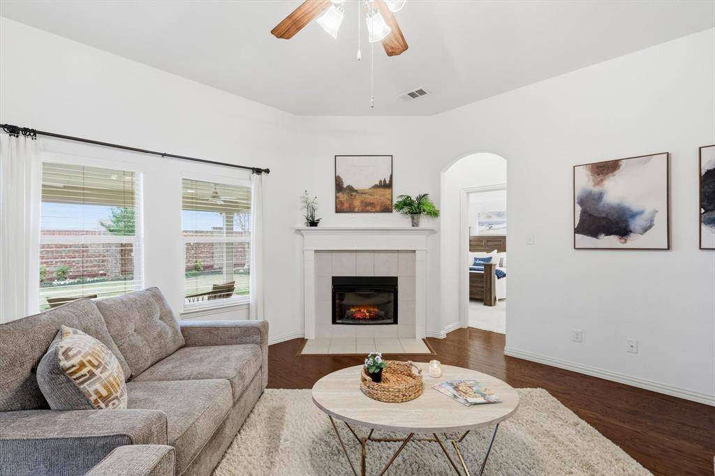 3818 Downing Drive, Midlothian, TX 76065