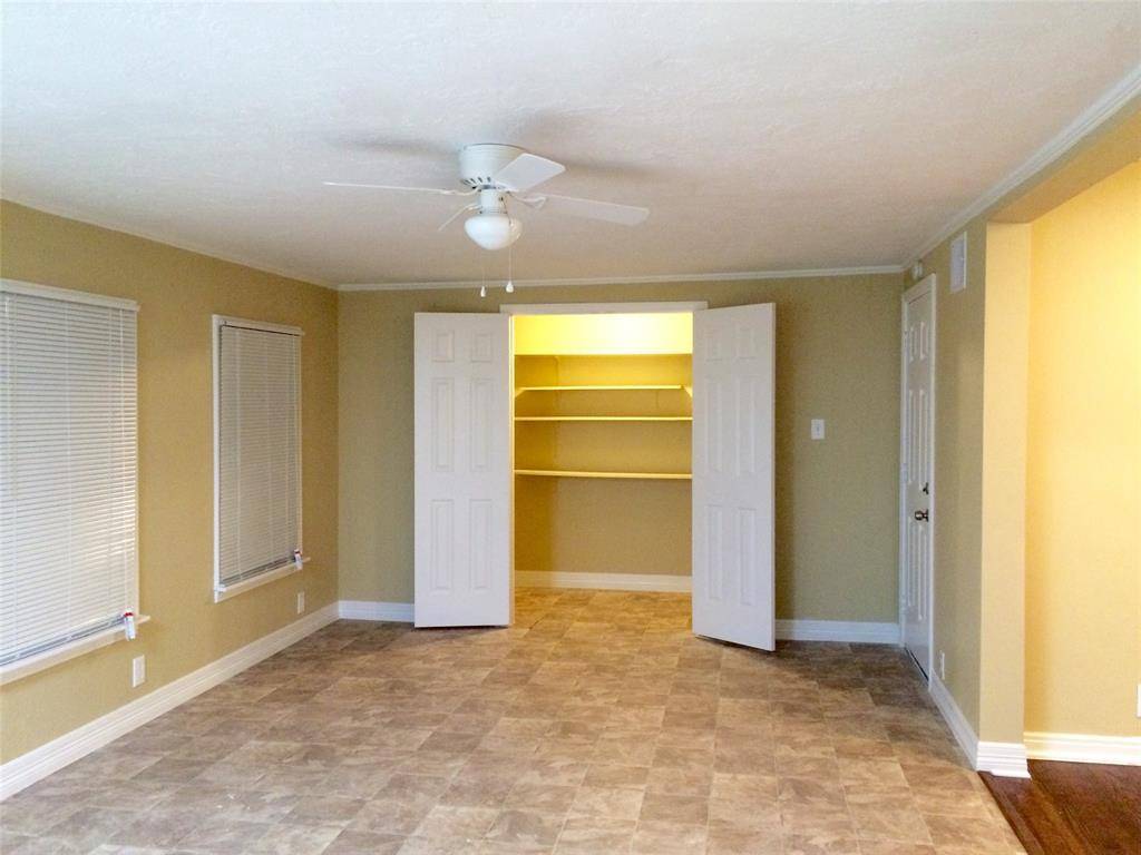 2912 W Clarendon Drive, Dallas, TX 75211