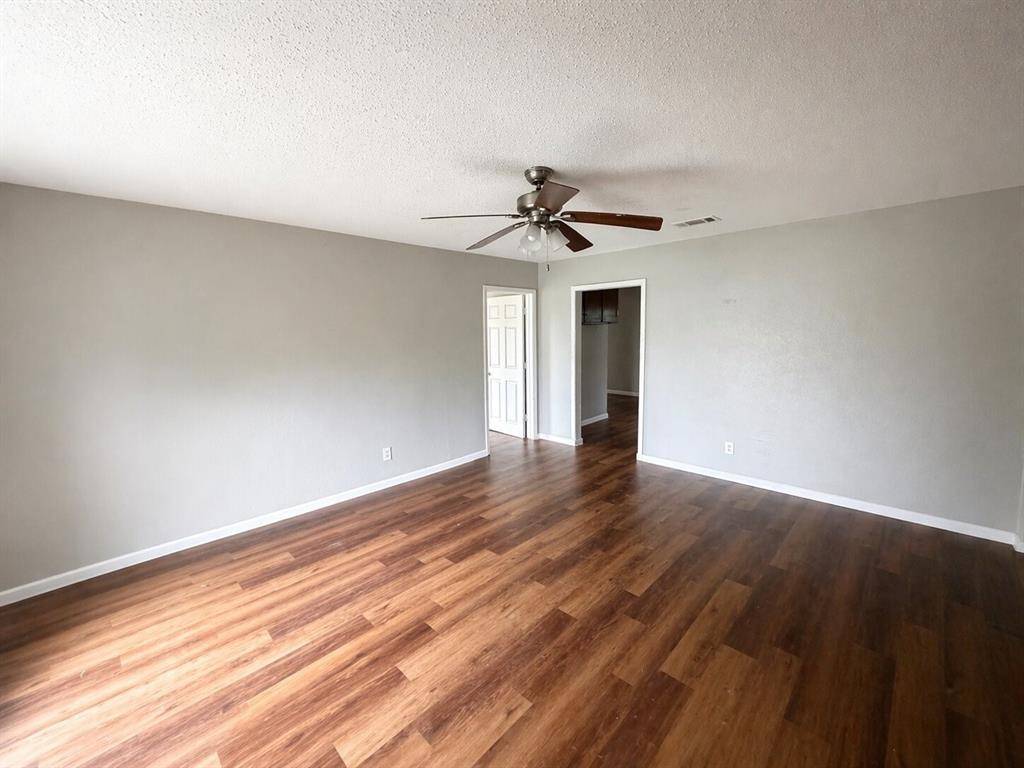 2622 Crystal Drive, Balch Springs, TX 75180