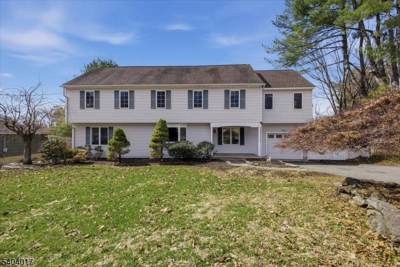 23 Lingert Ave, Clinton Town, NJ 08809