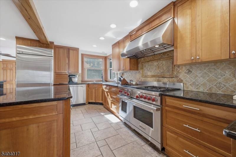 23 Lingert Ave, Clinton Town, NJ 08809