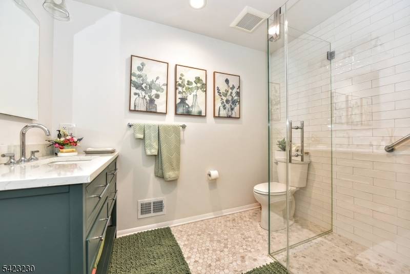 42 Bellgrove Dr, Mahwah Twp., NJ 07430