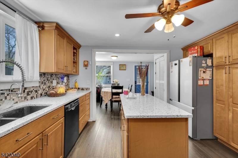 10 Hillside Ave, Milford Boro, NJ 08848