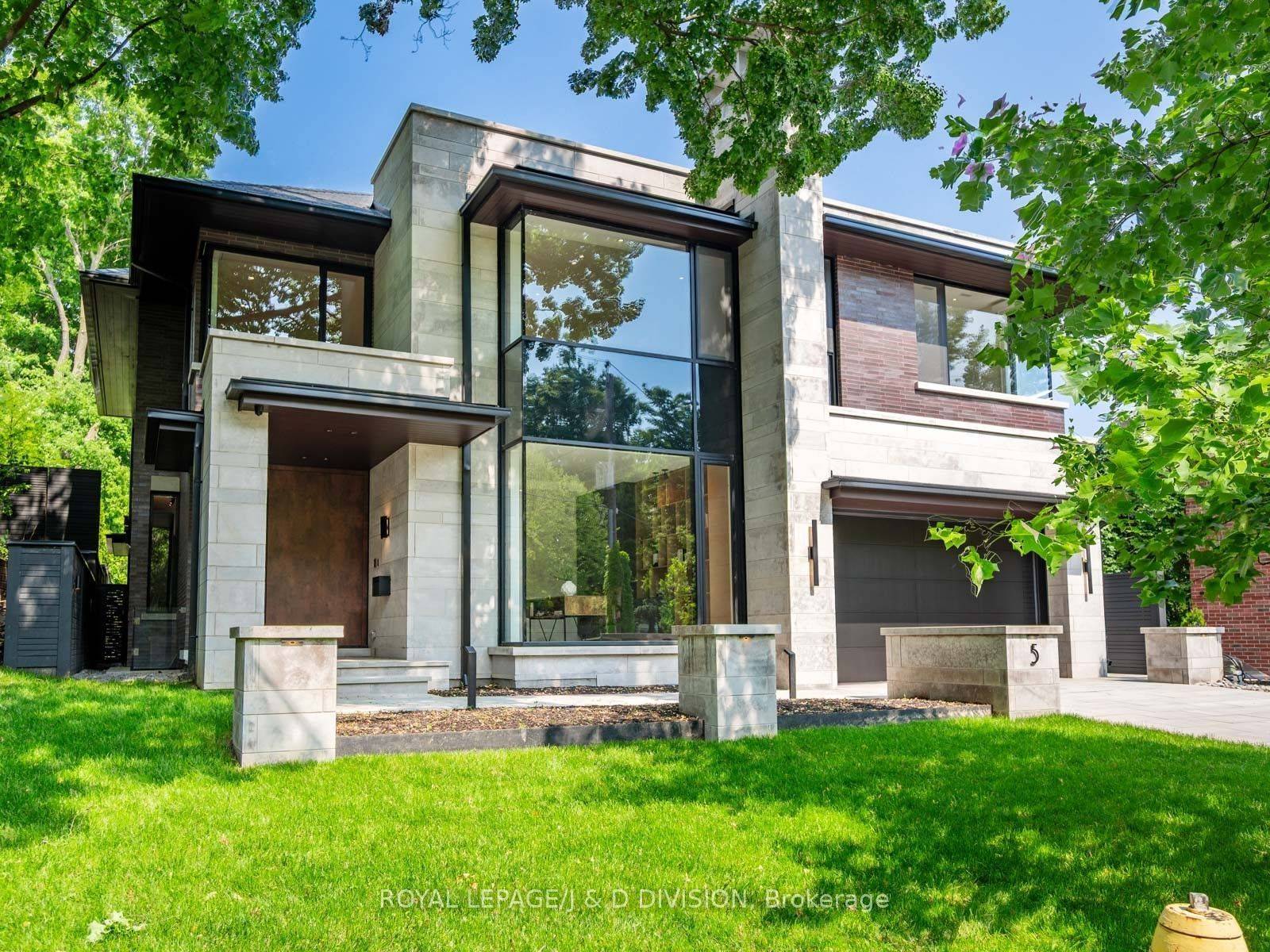 5 Fidelia AVE, Toronto C12, ON M4N 3E7