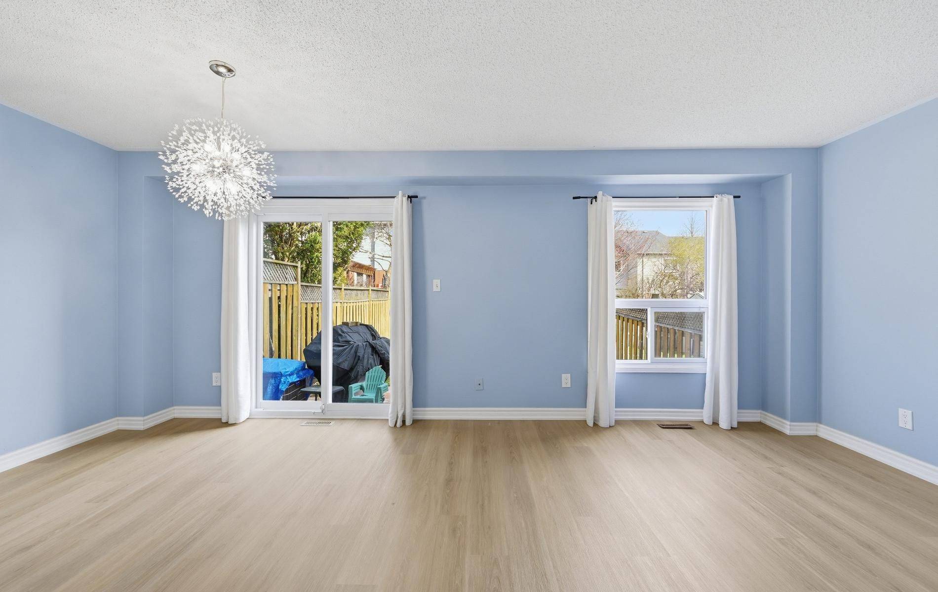 24 Trewin LN, Clarington, ON L1C 4W9