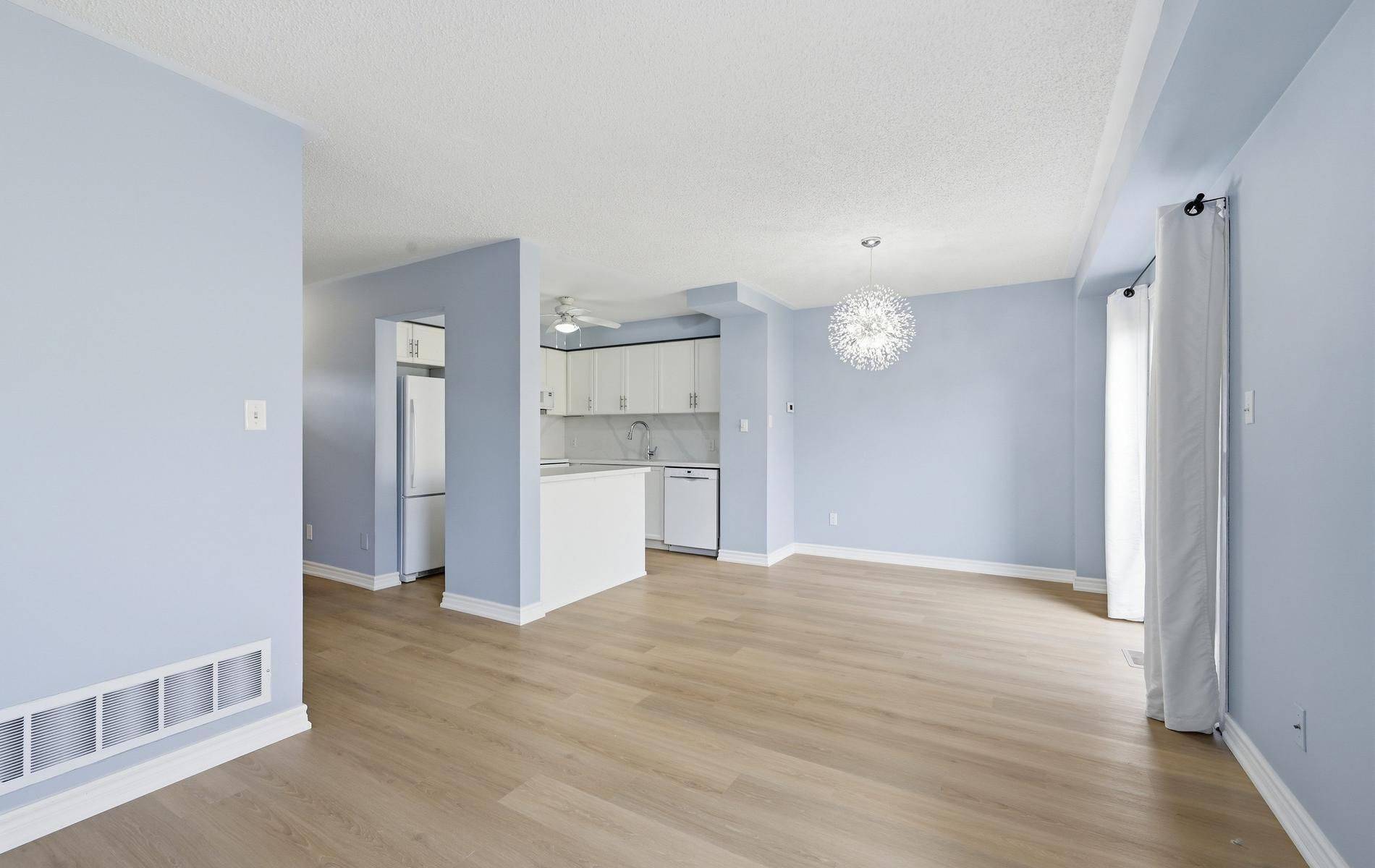 24 Trewin LN, Clarington, ON L1C 4W9