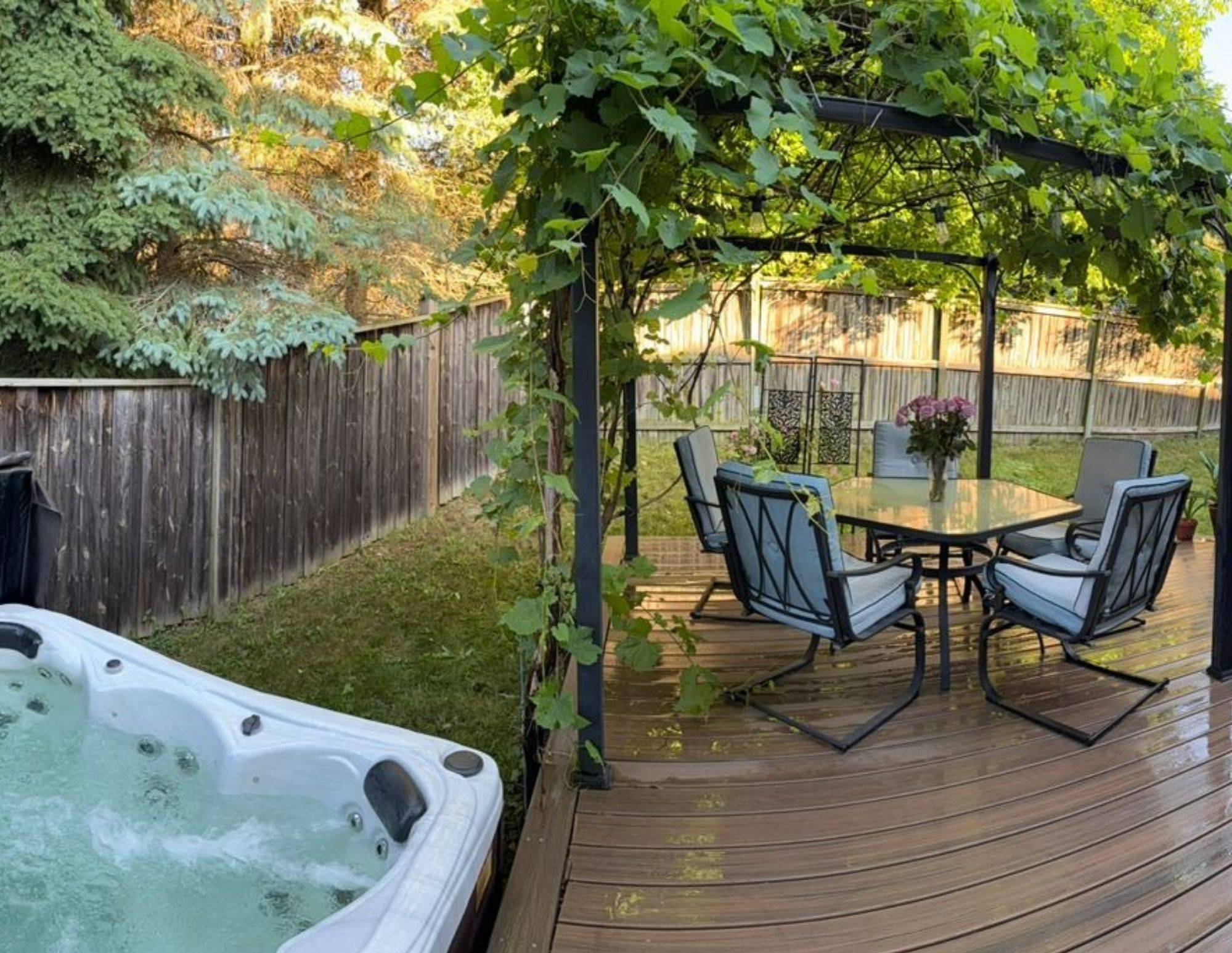 303 King ST E, East Gwillimbury, ON L0G 1M0