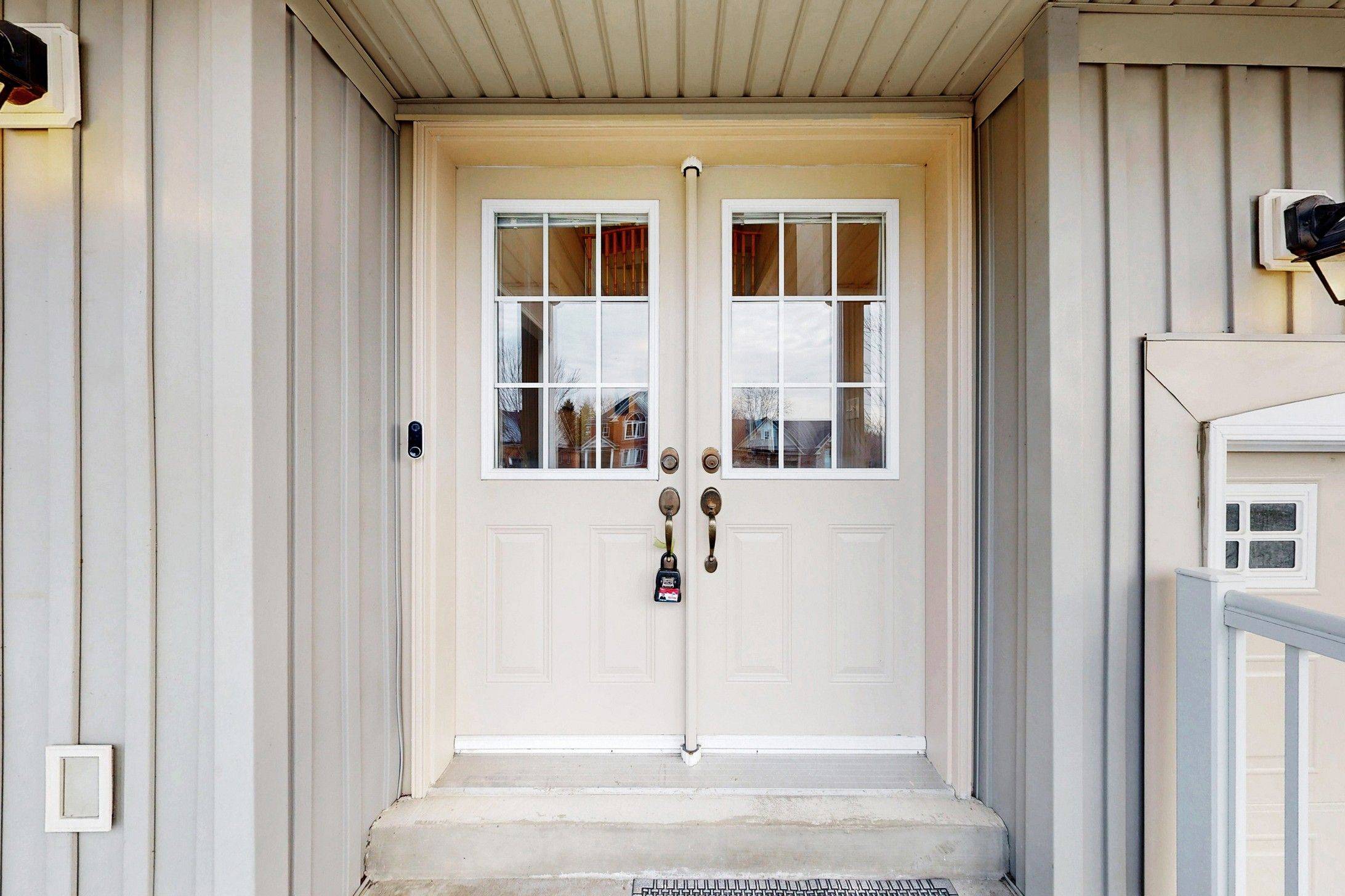 303 King ST E, East Gwillimbury, ON L0G 1M0