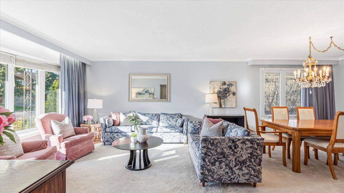 27 Ladyslipper CT, Markham, ON L3T 2S6