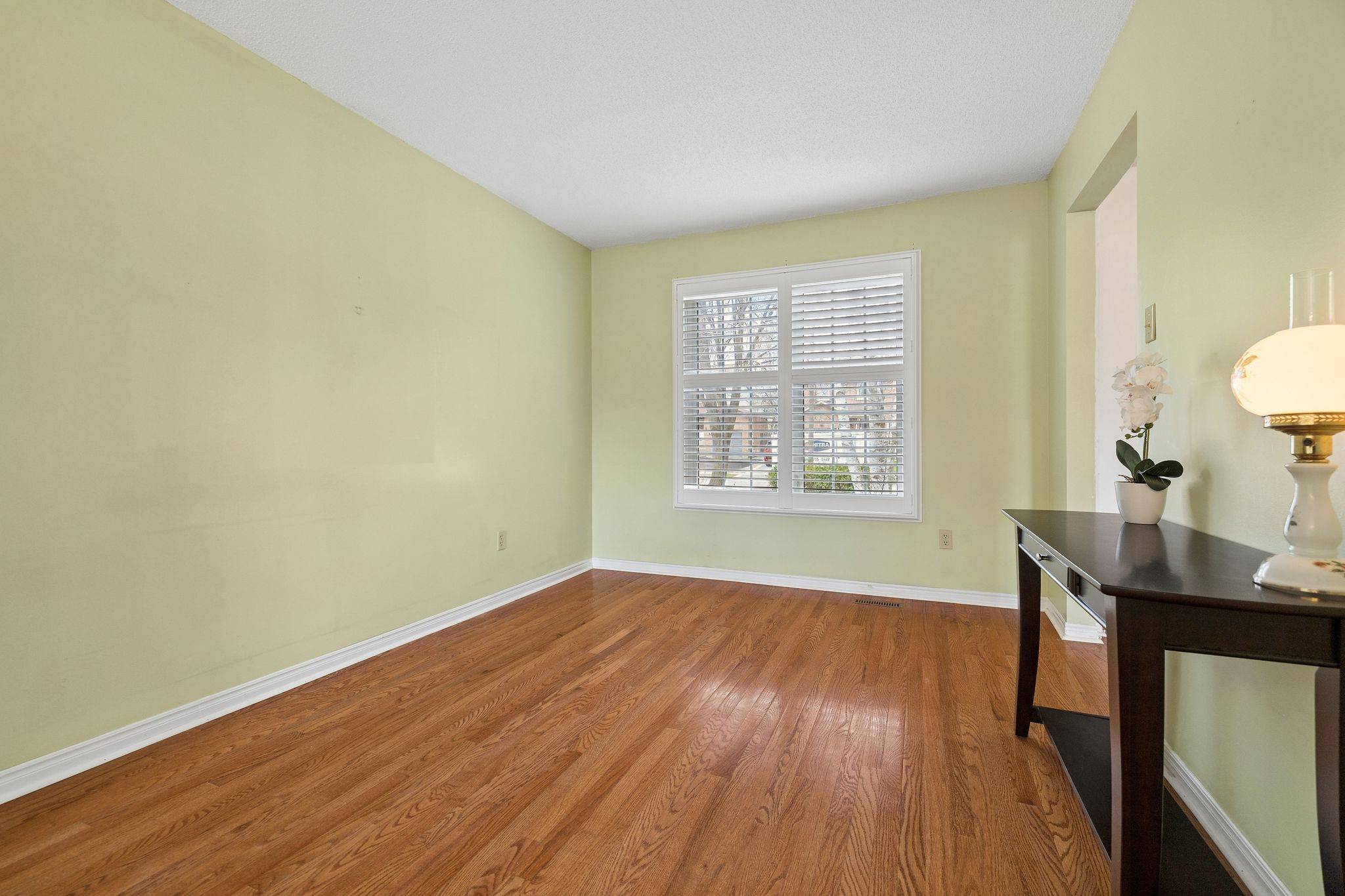 240 Ross LN, Oakville, ON L6H 5E5