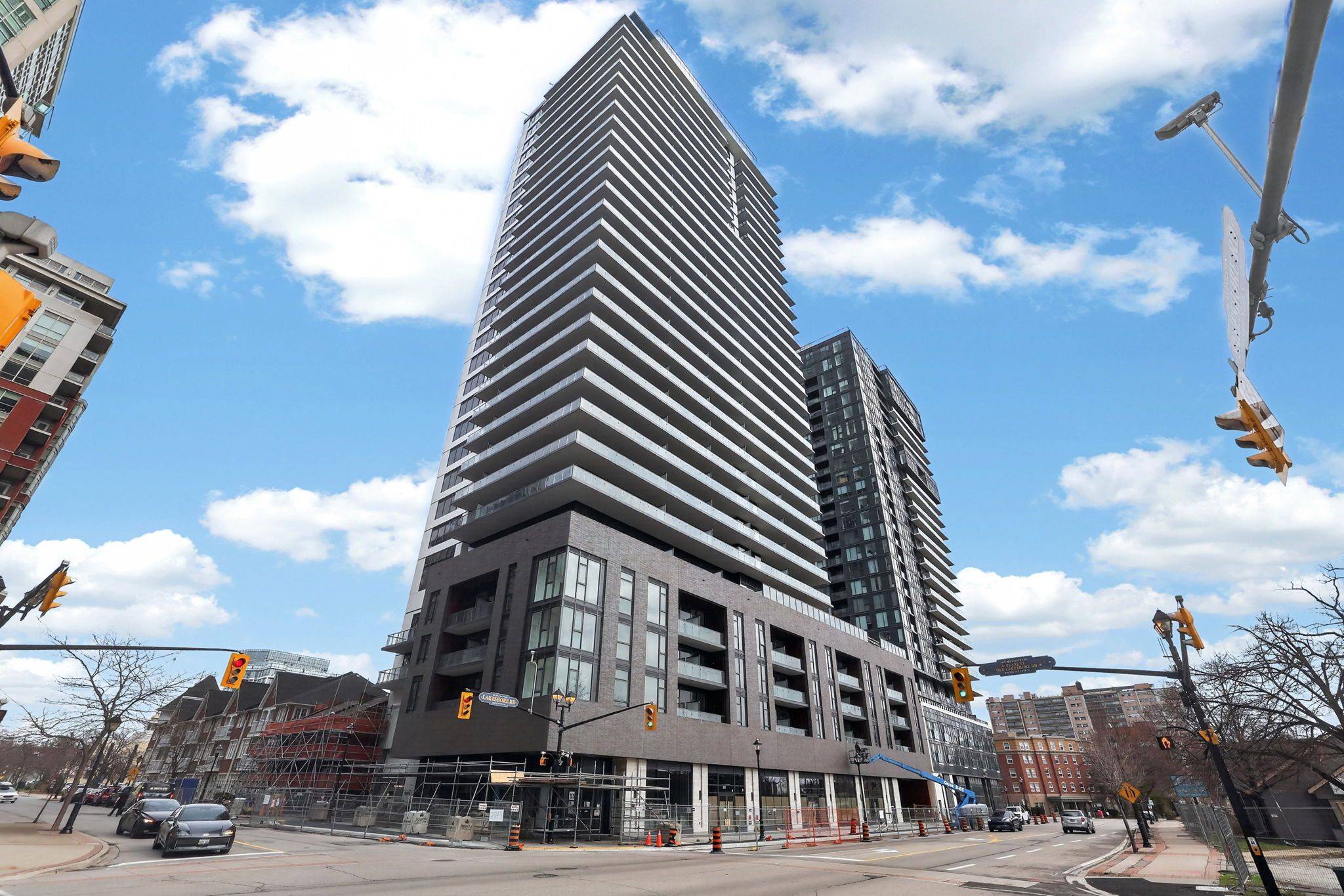 2075 Lakeshore RD #204, Burlington, ON L7R 1E2