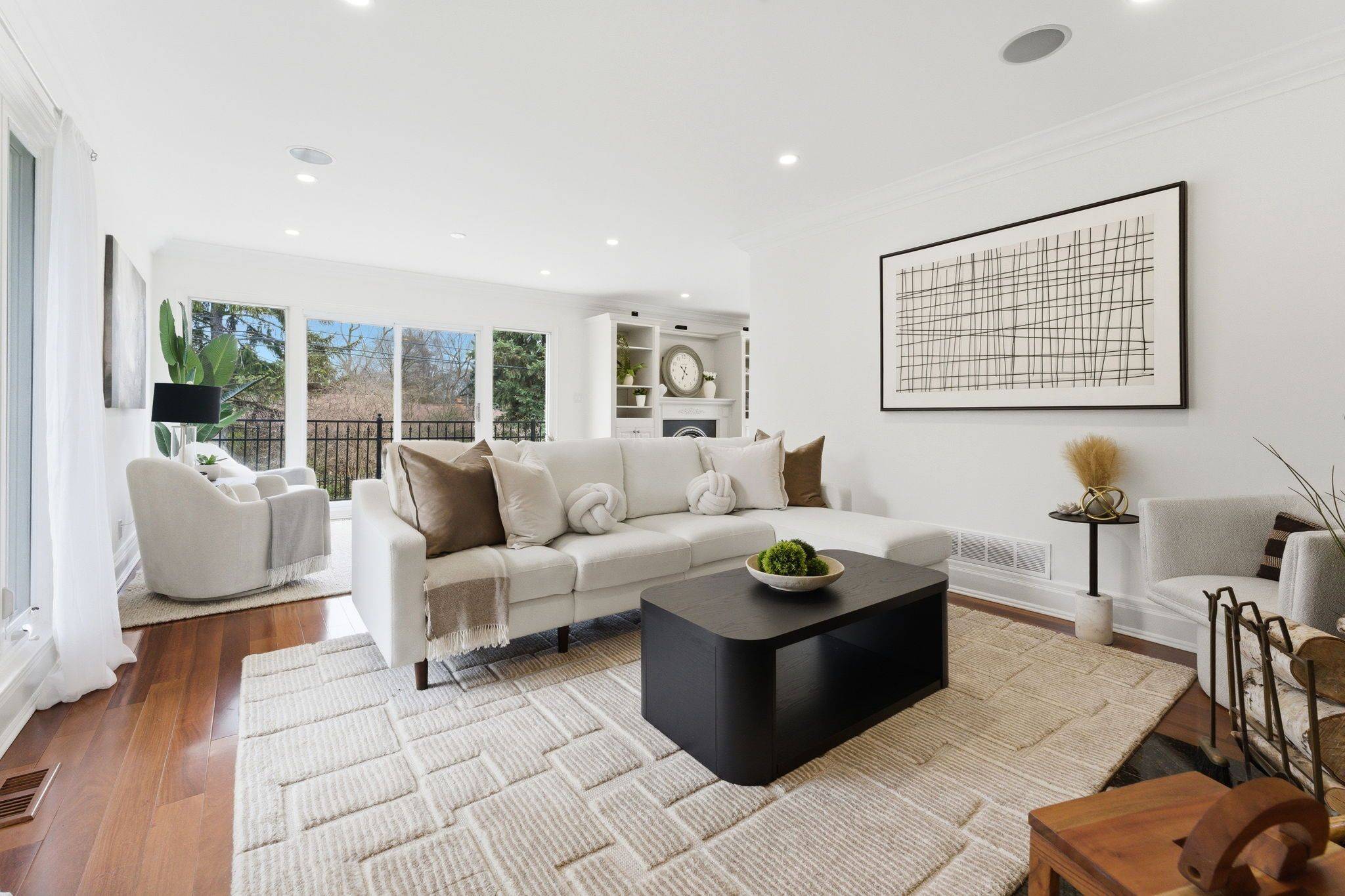 21 Princess Anne CRES, Toronto W08, ON M9A 2N9