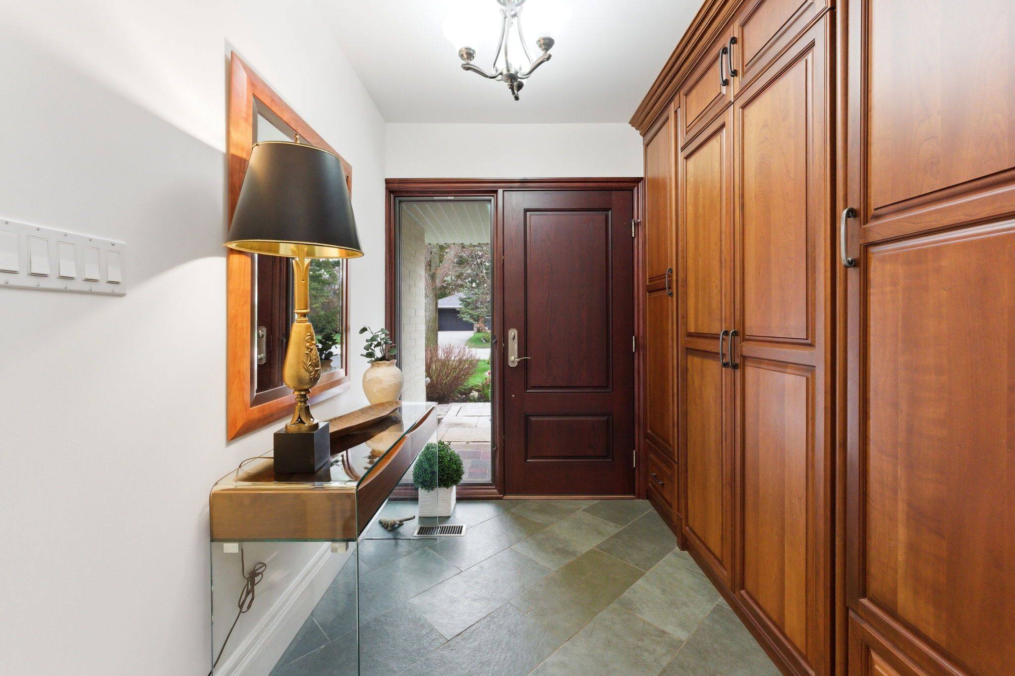 21 Princess Anne CRES, Toronto W08, ON M9A 2N9