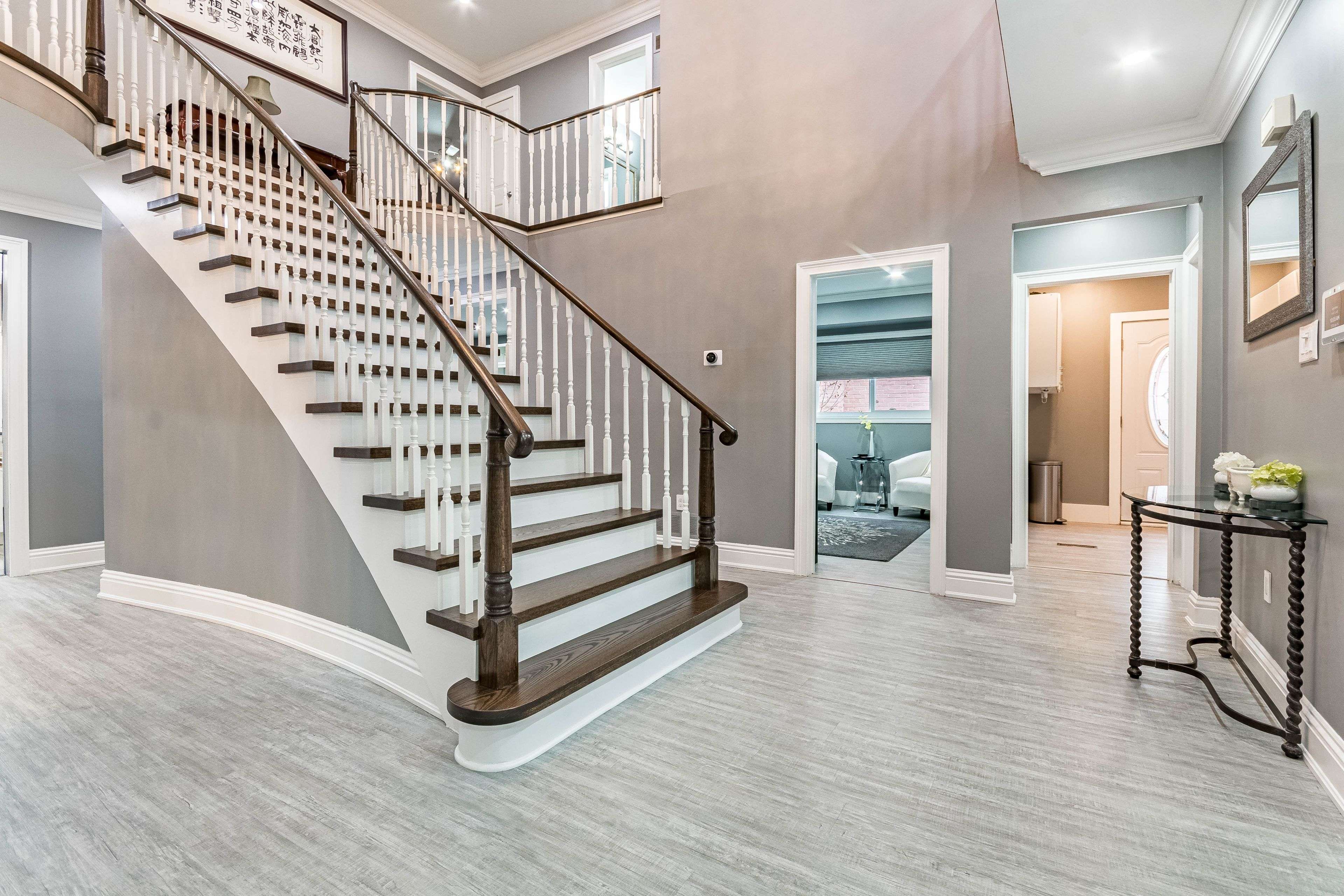 339 Parklane RD, Oakville, ON L6H 4J4