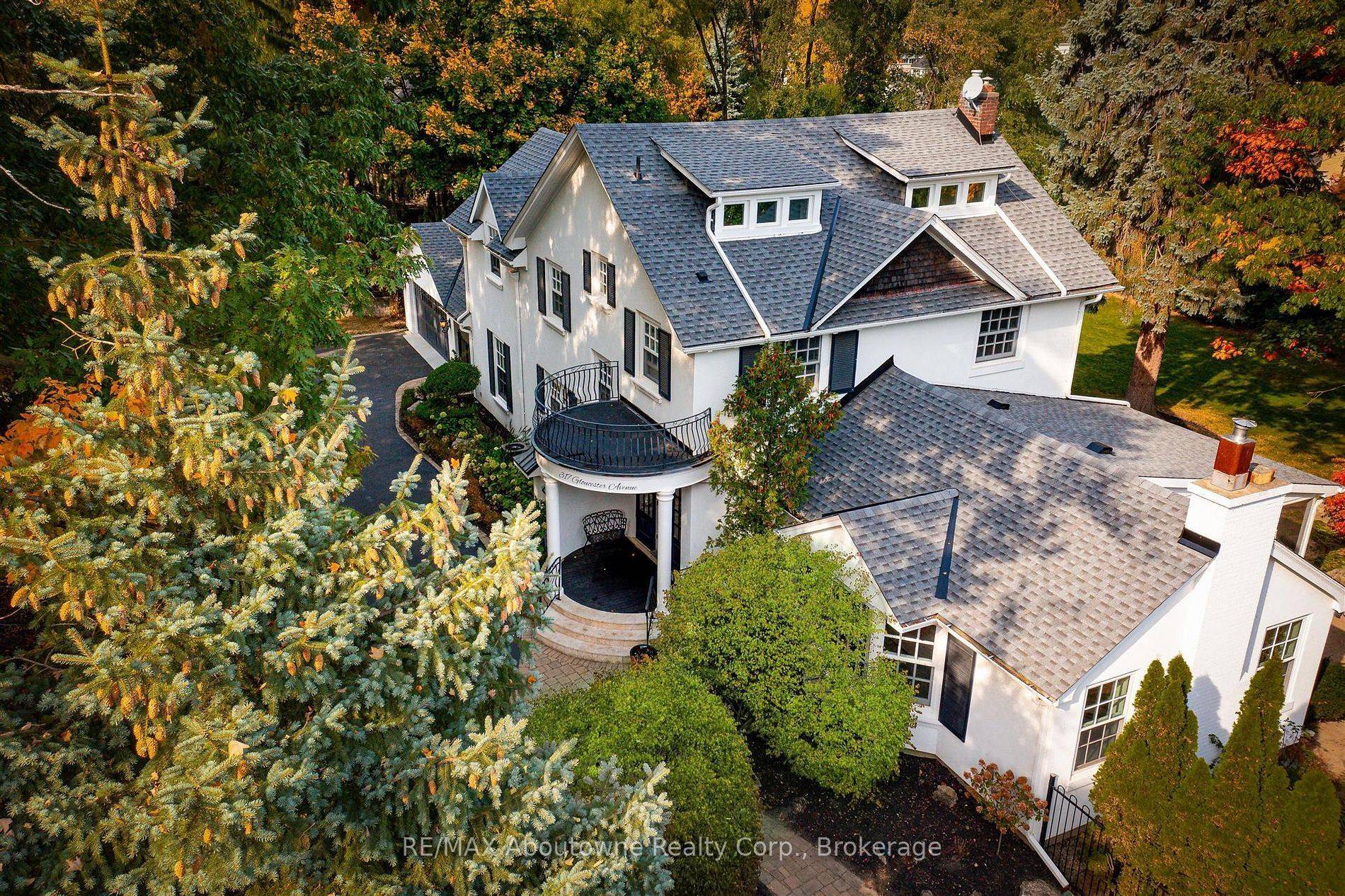 317 Gloucester AVE, Oakville, ON L6J 3W8