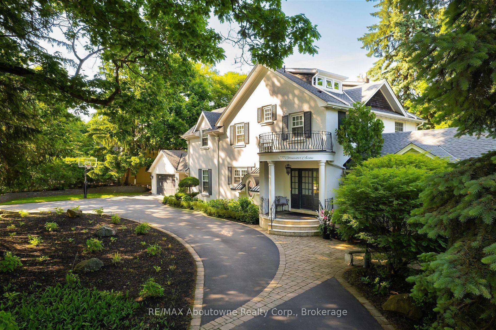 317 Gloucester AVE, Oakville, ON L6J 3W8