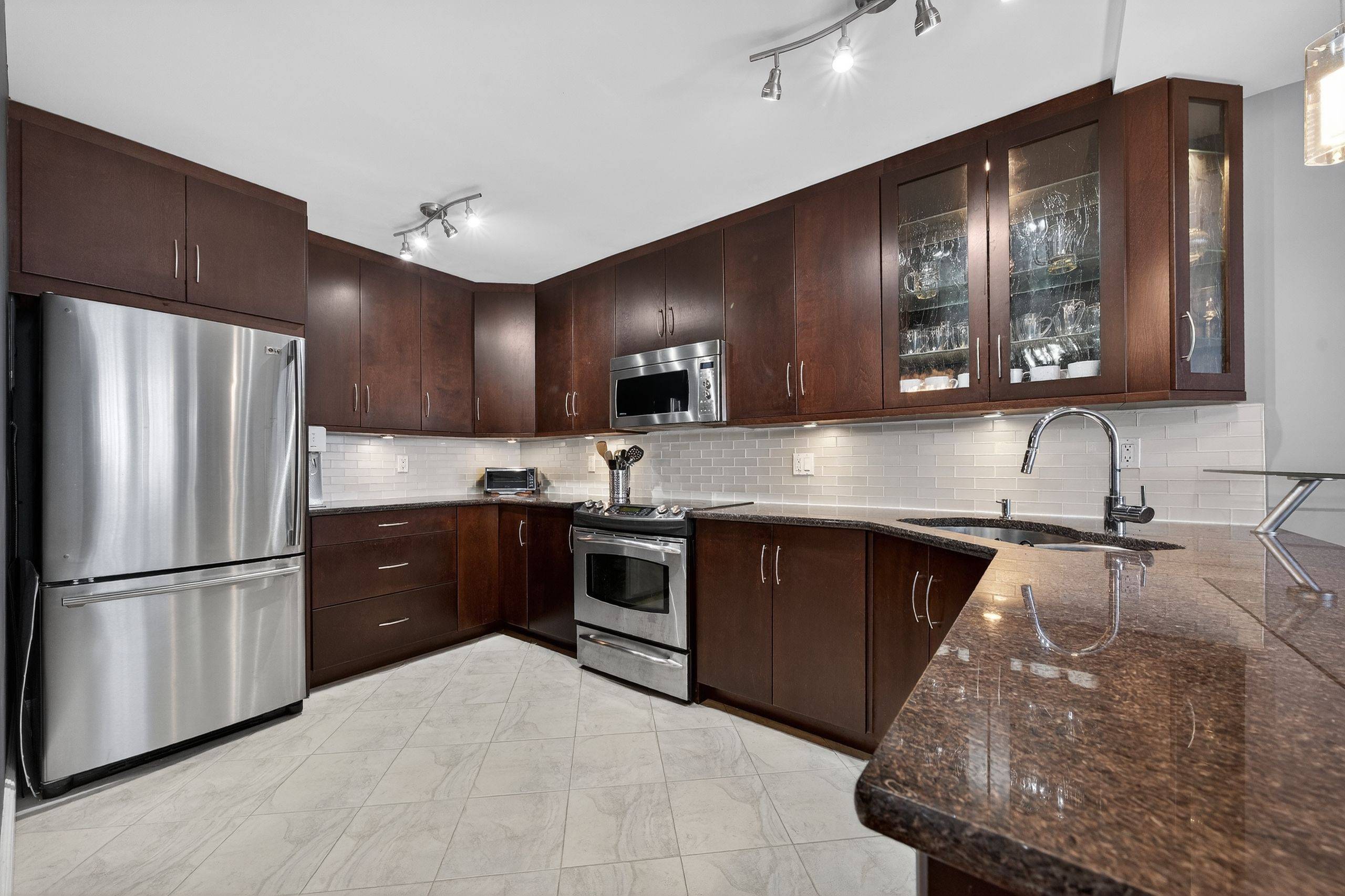 1785 Frobisher LN #704, Alta Vista And Area, ON K1G 3T7