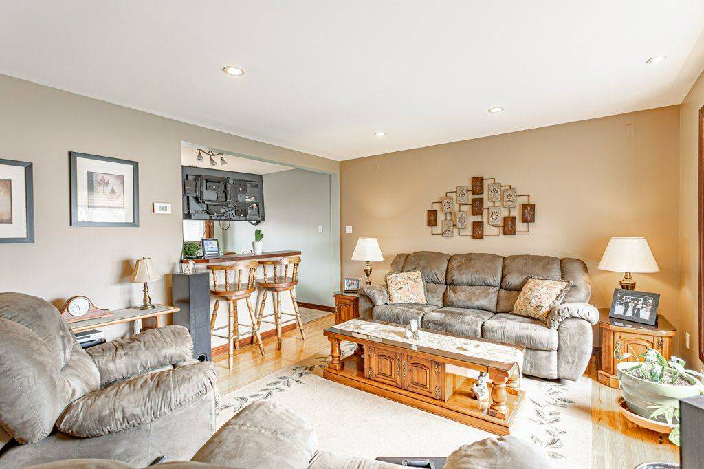 1054 Chippewa DR, London East, ON N5V 2T7