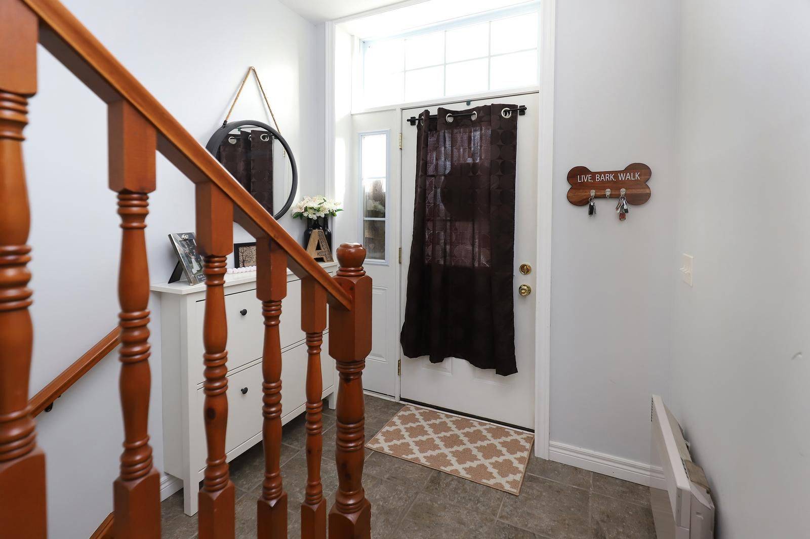 52 Crozier ST, East Luther Grand Valley, ON L9W 5N6